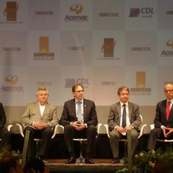 aclamada-homenagem- presidente-Fiesc- Joinville-acij