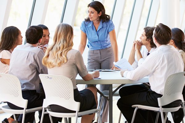 Capacitação Empresarial ACIJ: Palestra Liderança e Engajamento com Deise C Engelmann no dia 04 de abril às 19h em Joinville/SC.