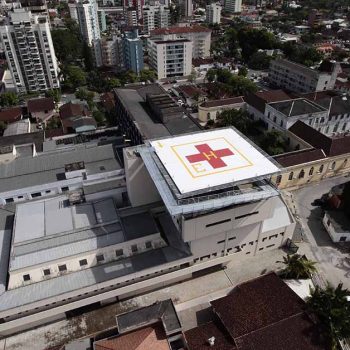empresarios-doam-macas-para-hospital-de-Joinville