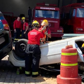 nucleo-de-corretoras-de-seguros-da-acij-faz-doacoes-ao-corpo-de-bombeiros-voluntarios-de-joinville