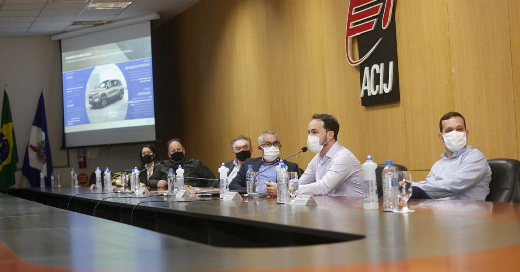 em-agenda-na-acij-bmw-apresenta-pilares-da-criatividade-e-da-inovacao
