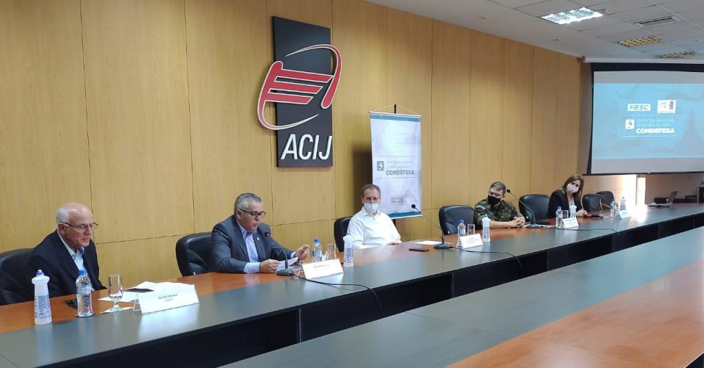 na-acij-reuniao-do-comdefesa-da-fiesc-apresenta-oportunidades-para-empresas-fornecerem-ao-exercito-