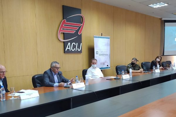 na-acij-reuniao-do-comdefesa-da-fiesc-apresenta-oportunidades-para-empresas-fornecerem-ao-exercito-