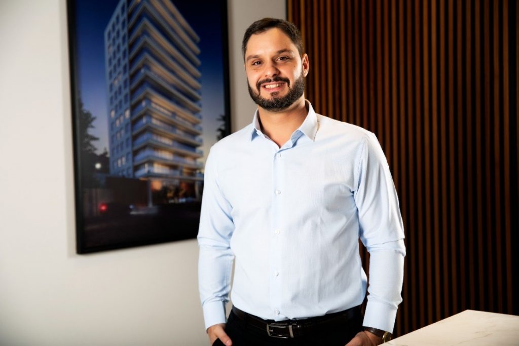 sinduscon-joinville-elege-nova-diretoria-engenheiro-carlos-lopes-sucede-o-empresario-bruno-cauduro