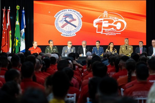 homenagens-musica-e-emocao-nos-130-anos-do-corpo-de-bombeiros-voluntarios-de-joinville