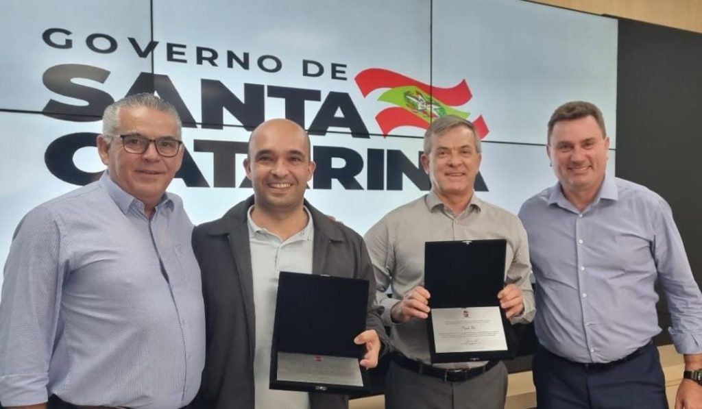 acij-faz-homenagem-aos-secretarios-da-fazenda-e-da-infraestrutura-pela-parceria-em-projetos-do-eixo-de-desenvolvimento-norte