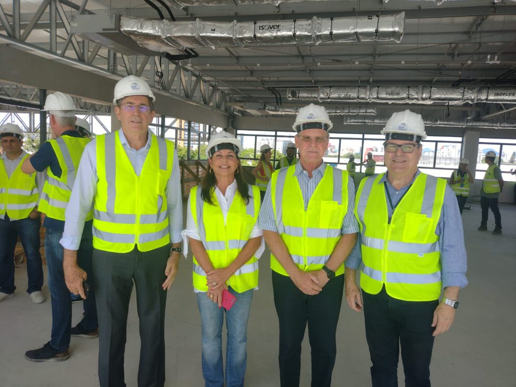 acij-participa-de-comitiva-de-liderancas-em-visita-a-obras-da-escola-s-no-moinho-de-joinville