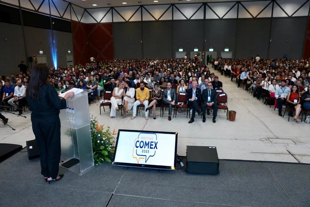 10-edicao-do-meeting-comex-da-acij-estreia-novo-formato-com-duas-palestras-e-mais-de-1300-participantes-