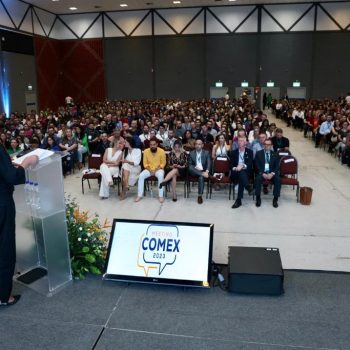 10-edicao-do-meeting-comex-da-acij-estreia-novo-formato-com-duas-palestras-e-mais-de-1300-participantes-