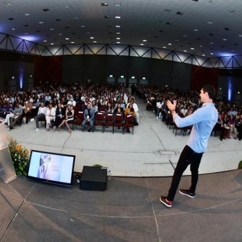 mais-de-1300-participantes-lotaram-a-expoville-na-noite-de-abertura-da-decima-edicao-do-meeting-comex-na-noite-desta-terca-feira-dia-11-de-abril