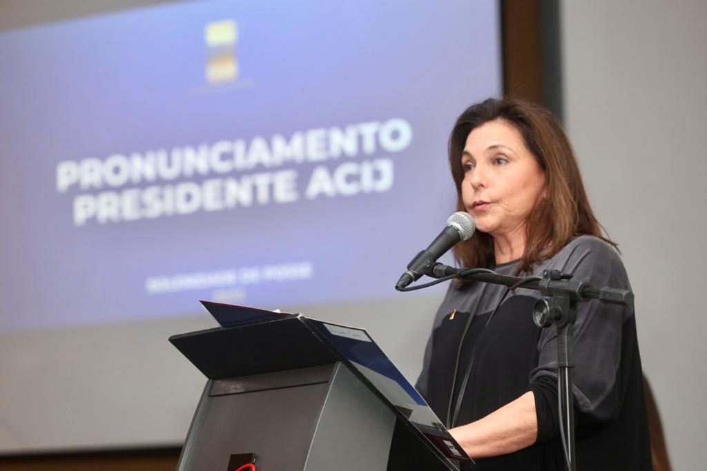 nao-temos-como-mudar-o-mundo-mas-podemos-melhorar-o-nosso-quintal-afirma-margi-loyola-ao-iniciar-segundo-mandato-na-acij