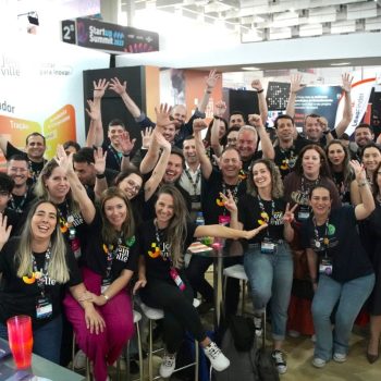 acij-integrou-estande-de-joinville-que-recebeu-mais-de-3-mil-visitantes-durante-o-startup-summit-2023-em-florianopolis-1