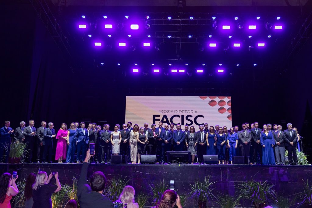 facisc-empossa-nova-diretoria-em-evento-com-mais-de-mil-e-oitocentos-empresarios-em-sao-jose