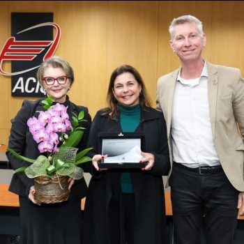 em-agenda-na-acij-amunesc-faz-homenagens-e-apresenta-projetos-realizados-na-regiao-
