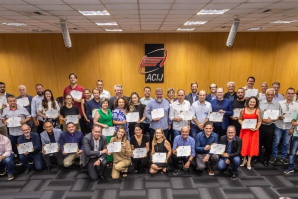 https://www.acij.com.br/index/wp-content/uploads/2025/02/celebracoes-salao-nobre-schulz-lotado-e-muitas-conexoes-marcam-a-primeira-plenaria-acij-2025.jpeg