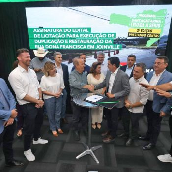 ato-realizado-acij-governador-jorginho-mello-assina-edital-licitacao-duplicacao-trecho-urbano-rua-dona-francisca-
