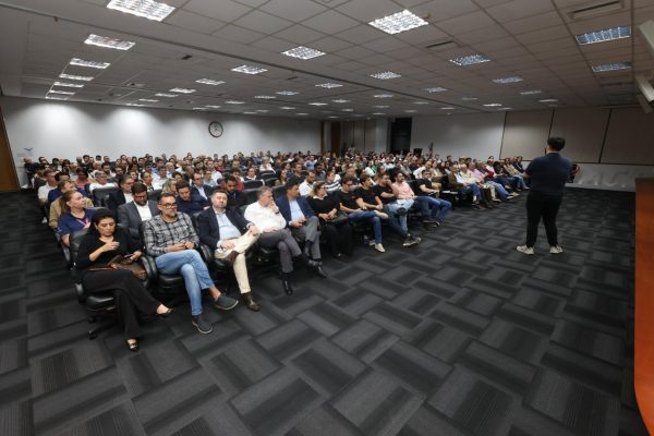 plenaria-acij-provoca-reflexoes-sobre-inteligencia-artificial-oportunidades-negocios-
