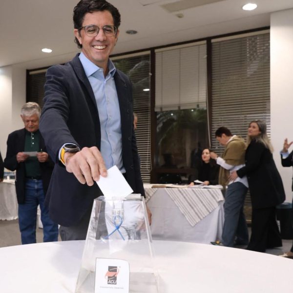 guilherme-bertani-e-reeleito-presidente-da-acij-posse-sera-no-dia-7-7-1