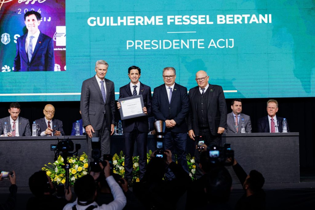 jantar-posse-2025-acij-reune-cerca-700-liderancas-politicas-empresariais-santa-catarina