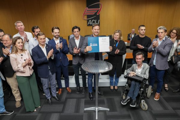 durante-plenaria-acij-prefeitura-sanciona-leis-para-desburocratizar-servicos-publicos-lanca-campanha-contra-pichacao-