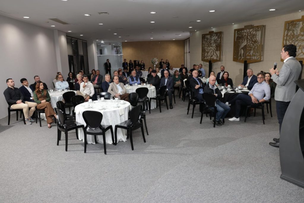 encontro-dos-conselhos-cafe-presidente-lota-salao-tigre-acij-