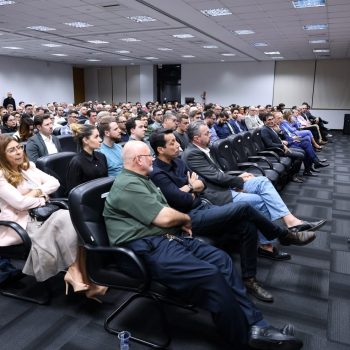 plenaria-acij-ceo-tupy-rafael-lucchesi-lota-salao-nobre-schulz-