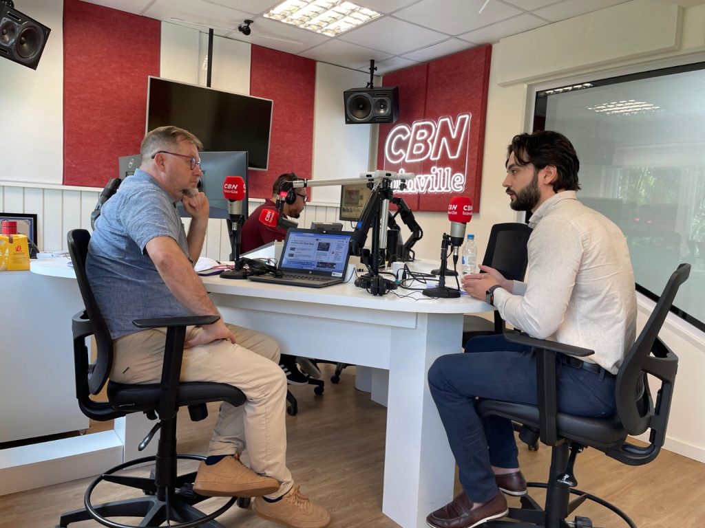 entrevista-cbn-lider-bandeira-capital-humano-acij-fala-sobre-desafios-para-atrair-reter-incluir-profissionais