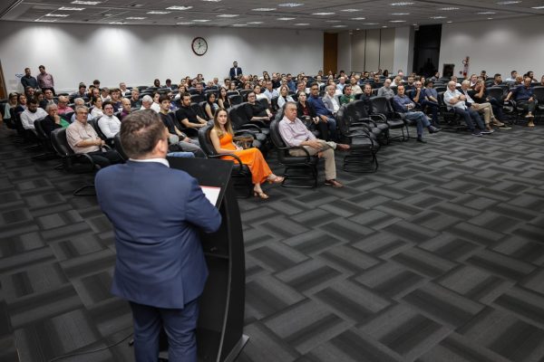 plenaria-acij-participacao-xp-investimento-manchester-investimentos-bombeiros-voluntarios-lota-salao-nobre-schulz-