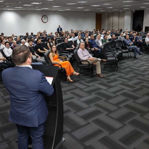 plenaria-acij-participacao-xp-investimento-manchester-investimentos-bombeiros-voluntarios-lota-salao-nobre-schulz-