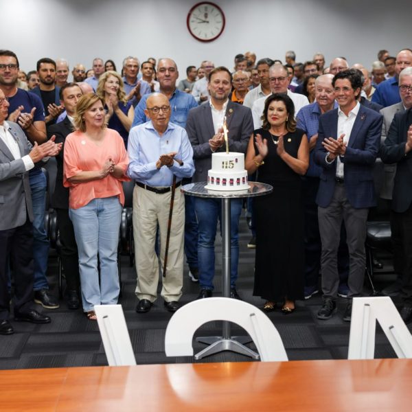 mais-300-associados-parceiros-lotam-salao-nobre-schulz-primeira-plenaria-acij-ano-