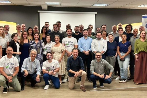 movimento-cada-voto-conta-realiza-blitz-dias-18-25-abril-ruas-joinville