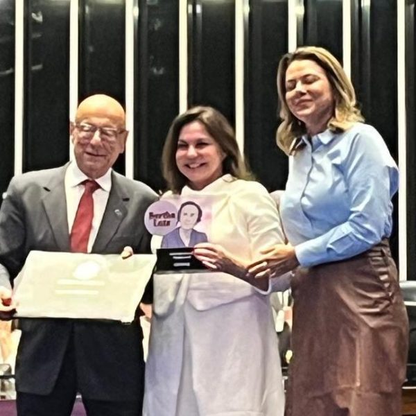 vp-acij-margi-loyola-homenageada-pelo-senado-federal-premio-bertha-lutz-